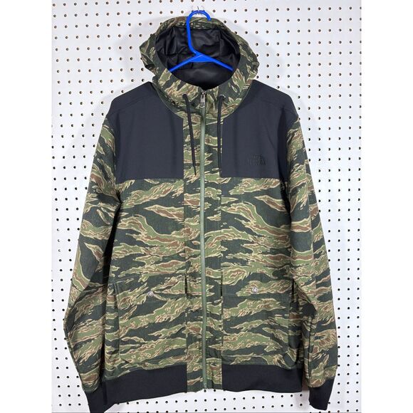 The North Face Mens Camouflage soft shell jacket size M - Picture 1 of 13